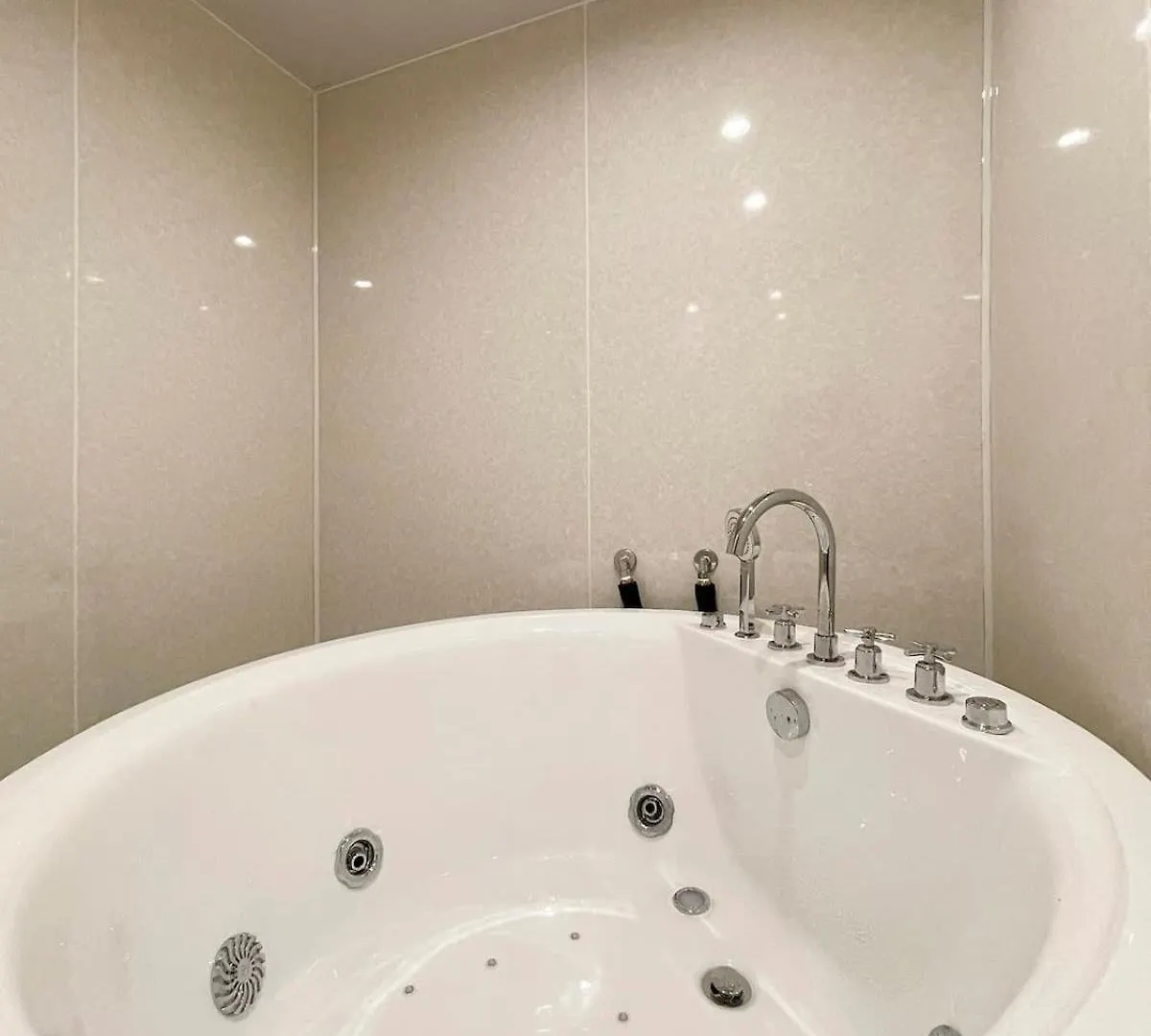 Bhotel M'S Lea - Spacious 2 Level Apartment 4Br For 16 Ppl Hiroshima